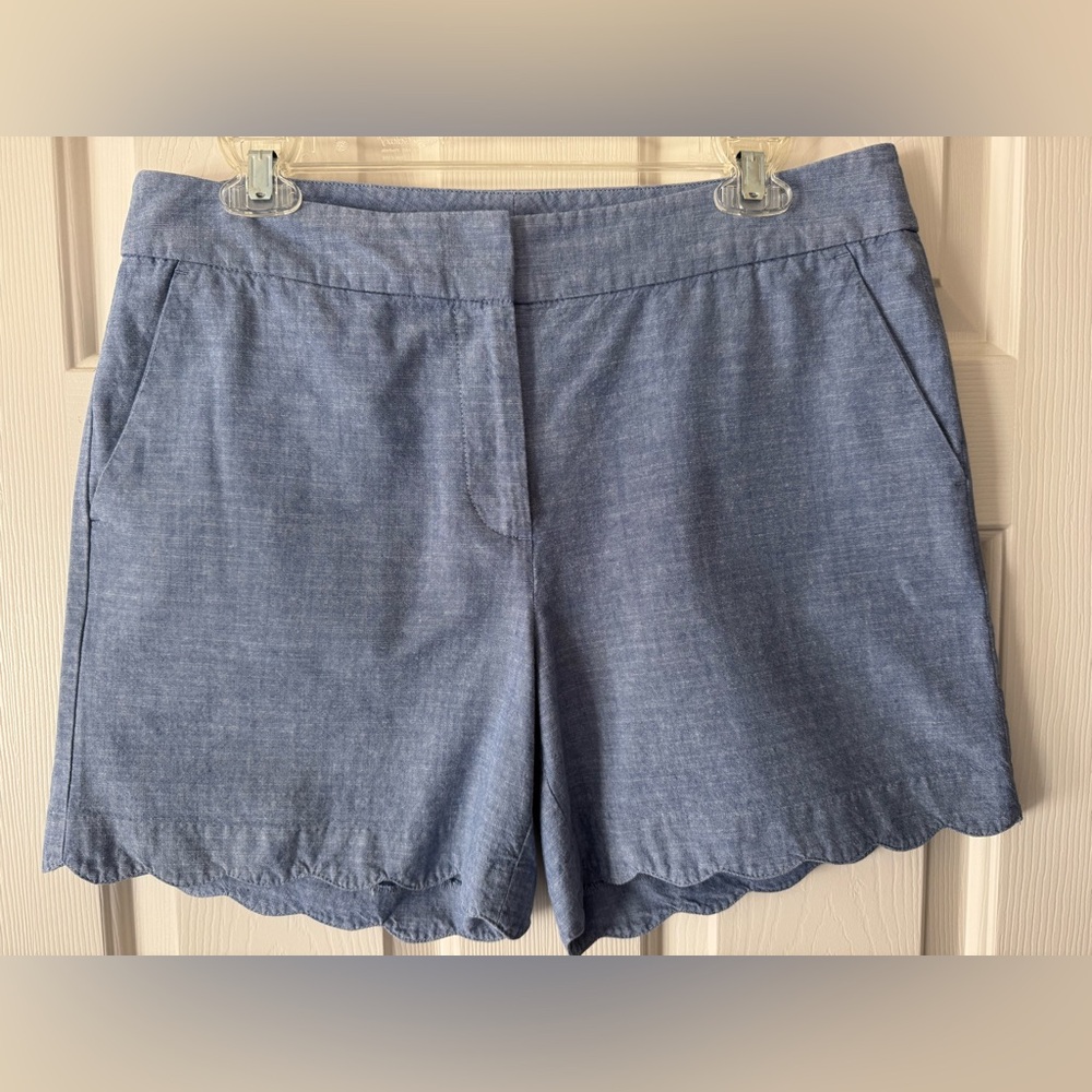Talbots Chambray Scallop Hem Shorts - Light Blue - Size 8. 
Really Cute! 💙😎💙